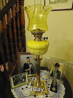 A Fine Quality Primrose Yellow Antique Victorian Banquet Or Table Oil Lamp