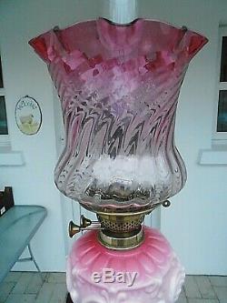 A Quality Rose/opalescent Victorian Twin Duplex Table Oil Lamp