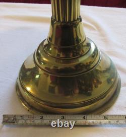 ANTIQUE VICTORIAN OIL LAMP & ETCHED Glass SHADE WORKING