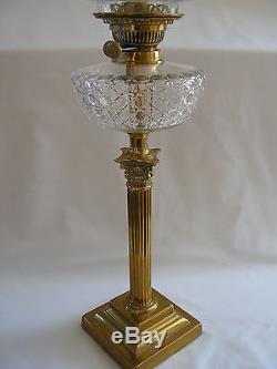 ANTIQUE VICTORIAN TWIN BURNER CORINTHIAN COLUMN BRASS OIL LAMP