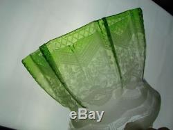 Antique Veritas Graduated Green Glass Etched Tulip Oil Lamp Shade 4 Fitter