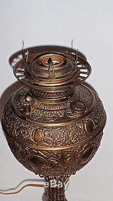 Antique Victorian Parlour Banquet Oil Lamp withoriginal Hand Painted Globe, Miller