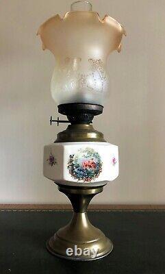 Antique oil lamp in stunning condition. Duplex wick burner, brass & ceramic base