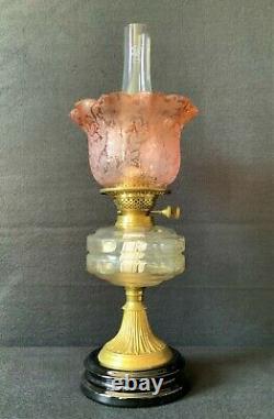 Beautiful 19th Century Victorian Amber Glass Twin Burning Ceramic Table Oil Lamp