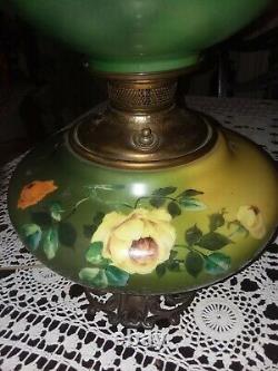 Beautiful Antique Banquet Oil Lamp GWTW Handpainted Roses Front and Back