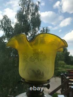 Beautiful Victorian glass oil lamp shade