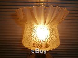 Excellent Etched & Frosted Victorian Tulip Oil Lamp Shade 4'' Fitter