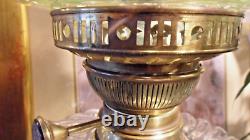 Excellent Victorian French Bec Gladiator Corinthian Vaseline Oil Lamp 29 Inches