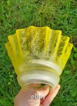 Exquisite Victorian Acid Etched Yellow Glass Oil Lamp Shade 2&3/4 Fitter