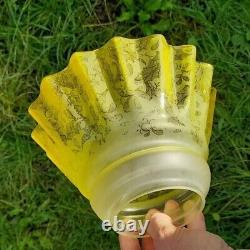 Exquisite Victorian Acid Etched Yellow Glass Oil Lamp Shade 2&3/4 Fitter