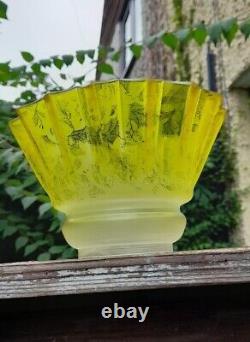 Exquisite Victorian Acid Etched Yellow Glass Oil Lamp Shade 2&3/4 Fitter