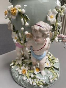 Green Sitzendorf porcelain oil lamp, 19th century. Cherubs putti