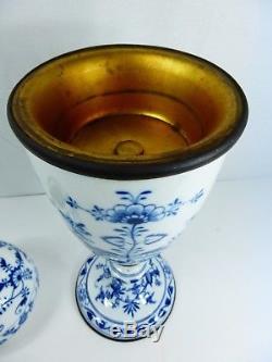 Large Antique Meissen Porcelain Onion Pattern Oil Lamp Base