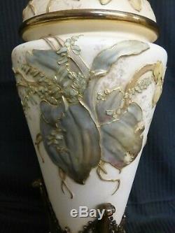 Magnificent Antique Wedgwood Orchid Oil Lamp Messengers Fittings