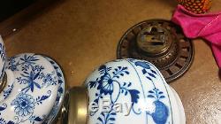 Meissen blue onion pattern victorian oil lamp