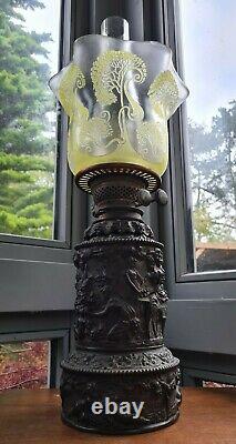 Original Antique Hinks Brass Bronzed Duplex Oil Lamp Putti Cherubs Dogs Animals