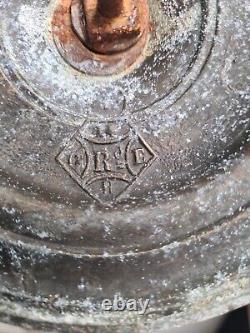 Original Victorian Spelter Putti Cherub Metal Oil Lamp base 32mm screw collar