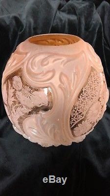 Stunning Victorian Peach Columned Oil Lamp