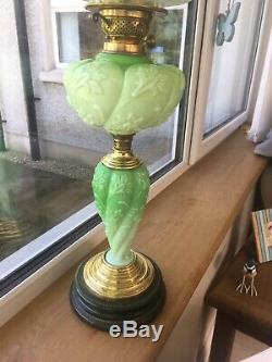 Superb Rare Victorian Green Oil Lamp Complete With Cherub Shade