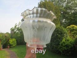 Superb Vintage Paraffin Kerosene Glass Etched Duplex Tulip Oil Lamp Shade