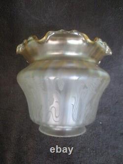 Superb Vintage Paraffin Kerosene Glass Etched Duplex Tulip Oil Lamp Shade