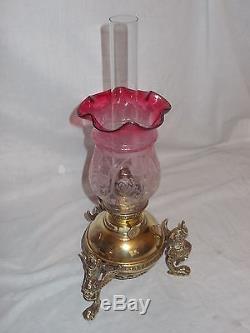 UNUSUAL ANTIQUE VICTORIAN WORKING BRASS OIL LAMP ETCHED CRANBERRY GLASS SHADE