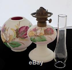 VICTORIAN GONE WITH THE WIND MINIATURE OIL LAMP. 11Tall. MINT. 1877