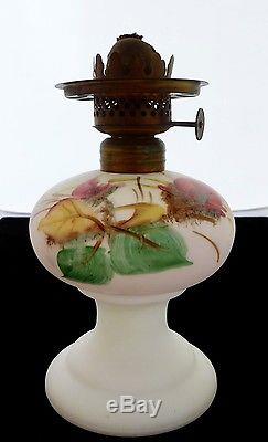 VICTORIAN GONE WITH THE WIND MINIATURE OIL LAMP. 11Tall. MINT. 1877