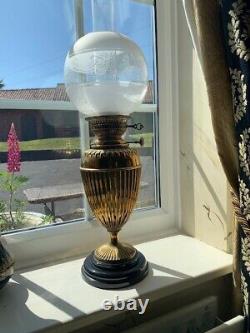Victorian Brass Oil Lamp of good quality etched glass